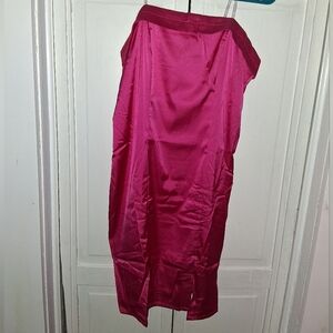 Emily Wonder Elegant Magenta Satin Sleeveless Dress